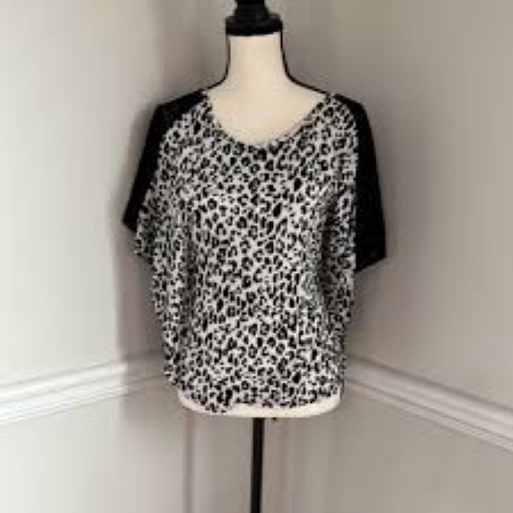 Stylish Leopard embroidery sleeve shirt